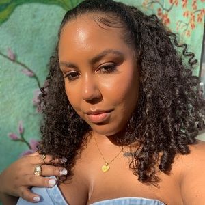 Meet your Posher, Denisse